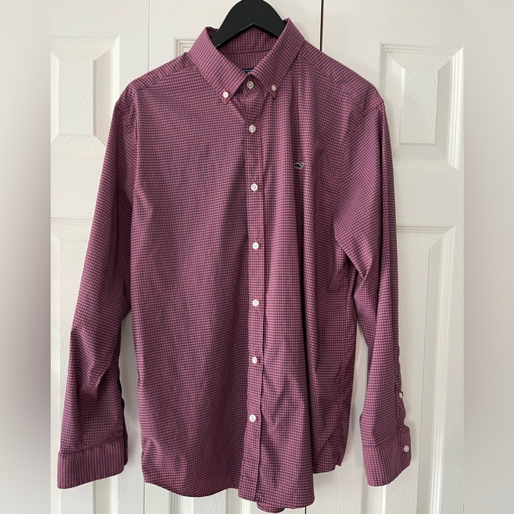Men’s Large Vineyard Vines Whale Shirt.